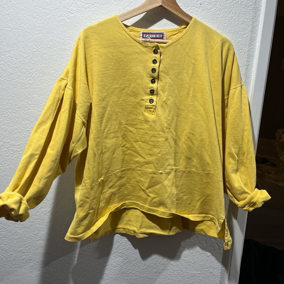 Vintage Yellow Pullover - Picture 1 of 3